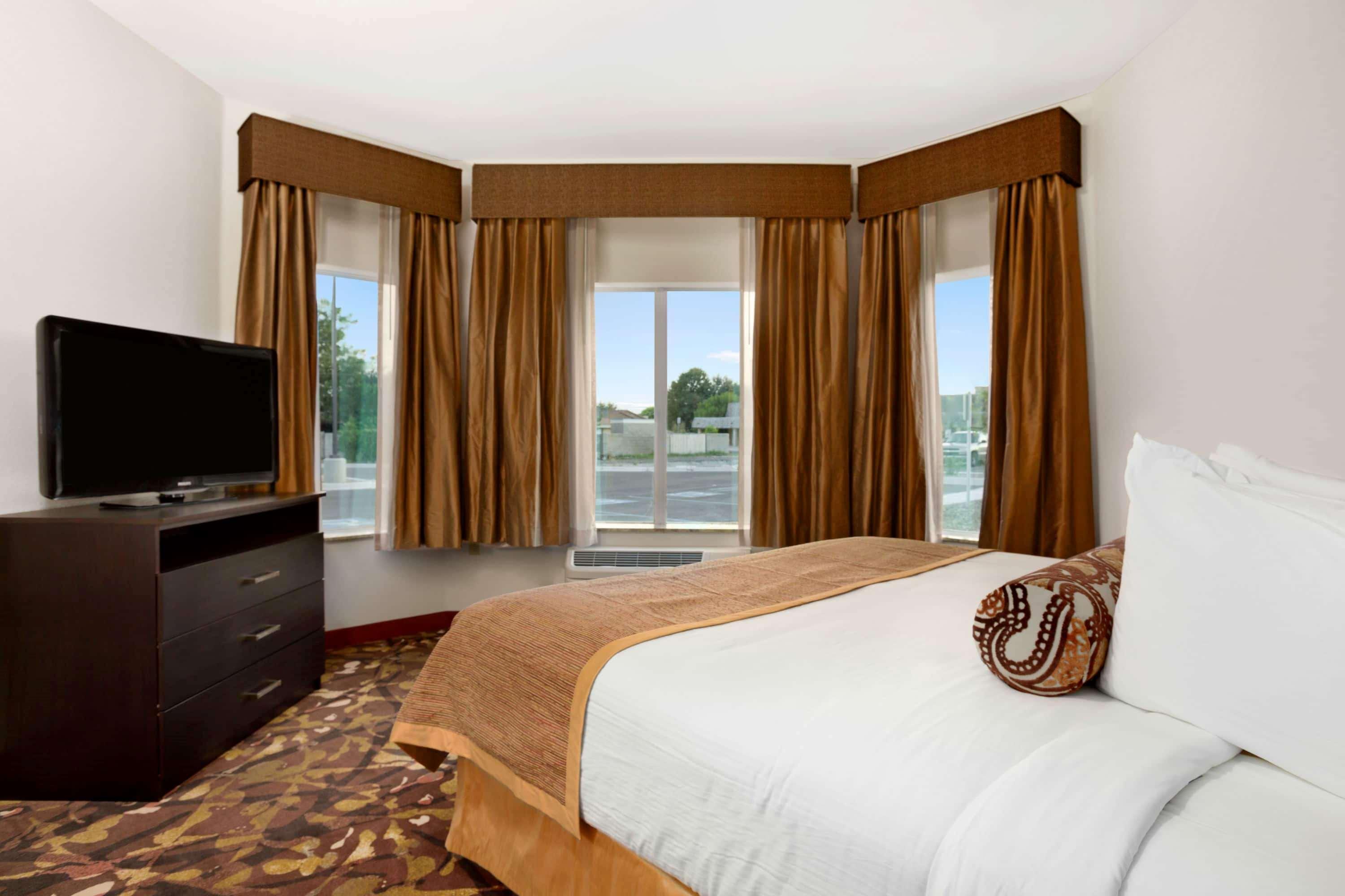 Baymont By Wyndham Hobbs Hotel Bagian luar foto