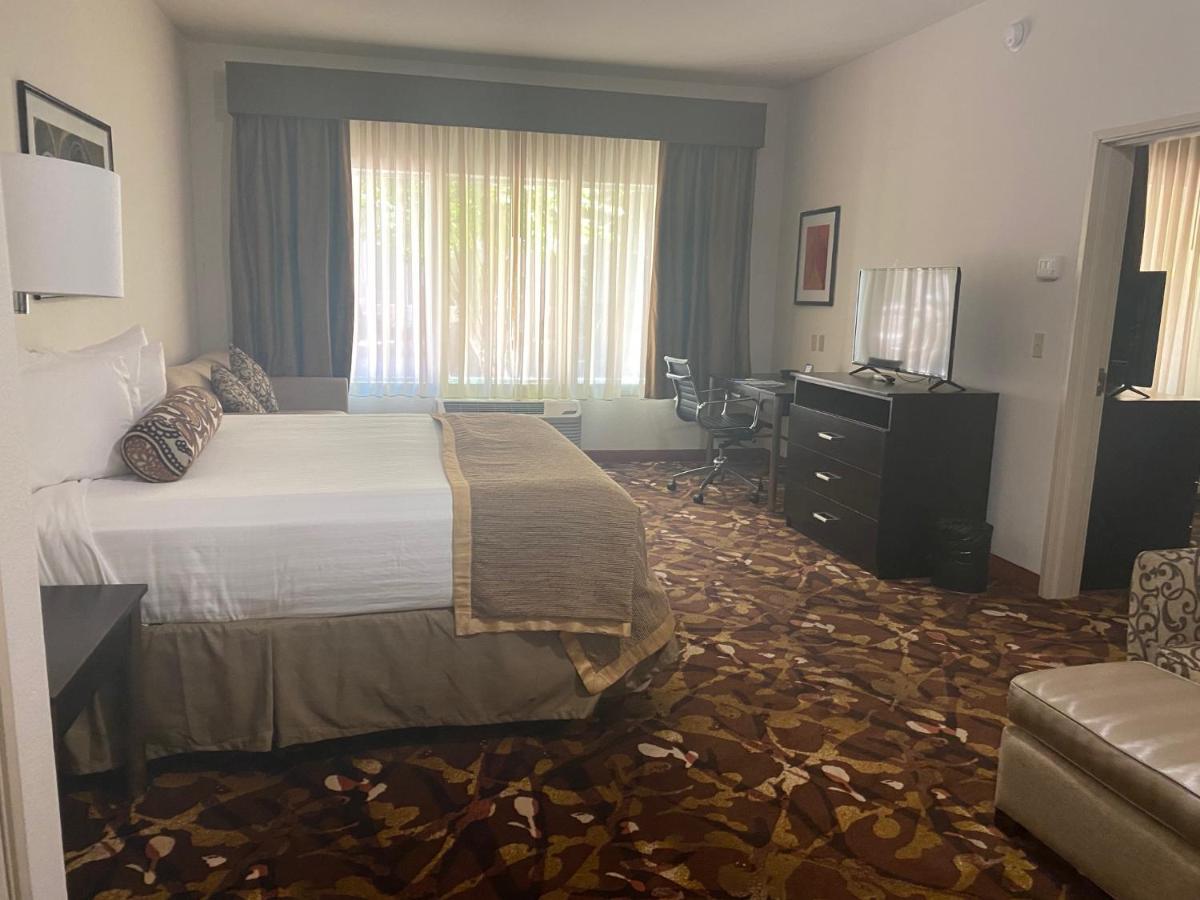 Baymont By Wyndham Hobbs Hotel Bagian luar foto