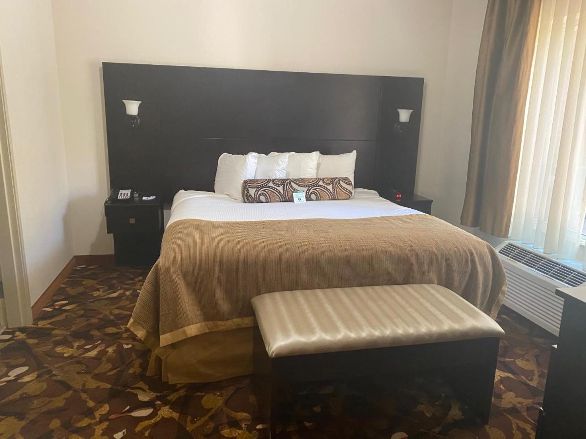 Baymont By Wyndham Hobbs Hotel Bagian luar foto